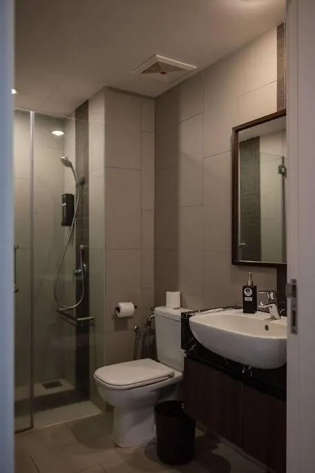 Deluxe Seaview Suite Twin Bed By The Only Bnb Tanjung Tokong 0*,