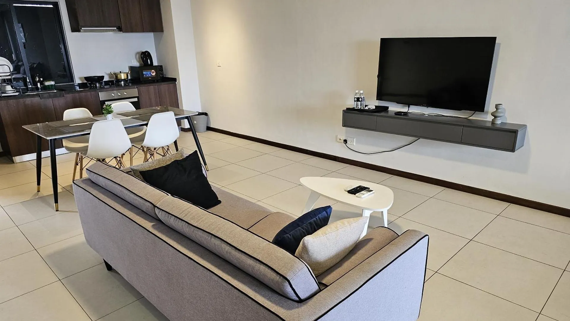 Deluxe Seaview Suite Twin Bed By The Only Bnb Tanjung Tokong 0*,  Malaysia