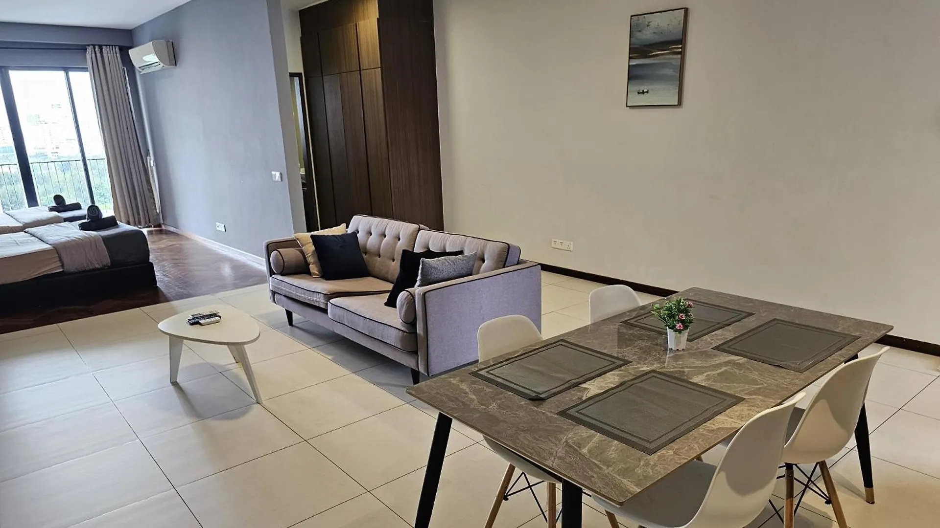 Deluxe Seaview Suite Twin Bed By The Only Bnb Tanjung Tokong Malajsie