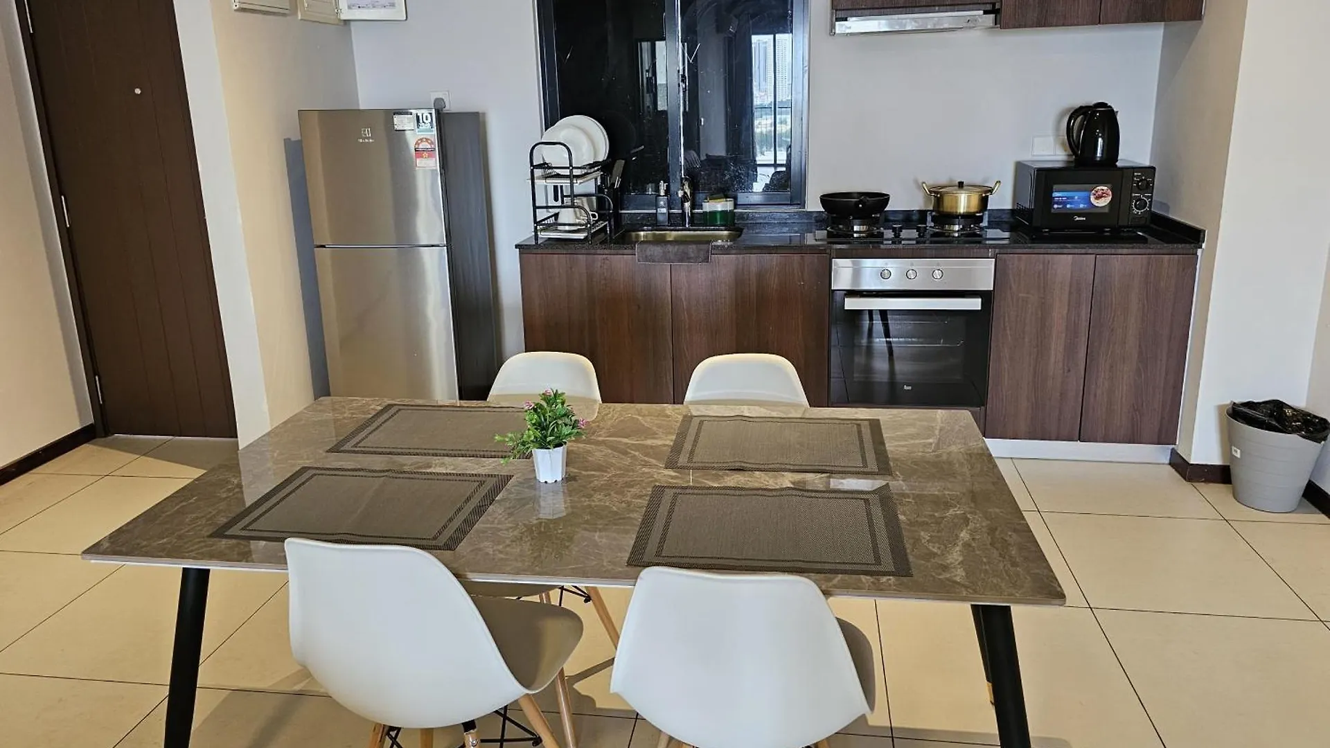 Deluxe Seaview Suite Twin Bed By The Only Bnb Tanjung Tokong Apartmán